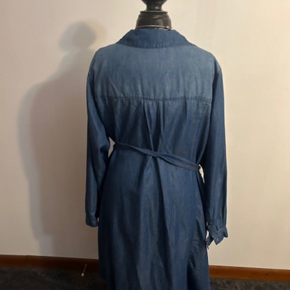 Lane Bryant Denim button- front belted dress, size 22 - Picture 3 of 6